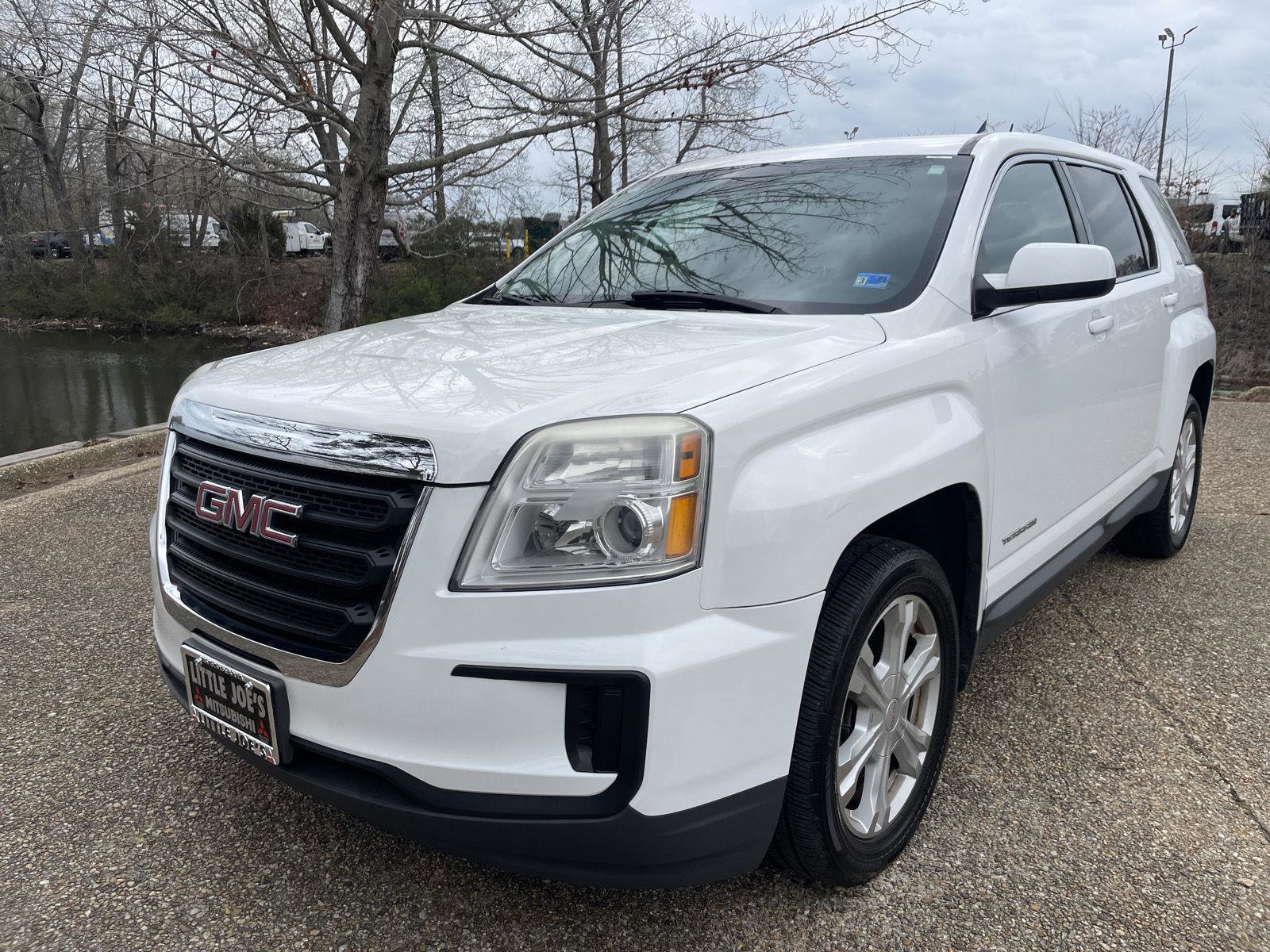 Used 2017 GMC Terrain SLE image 8