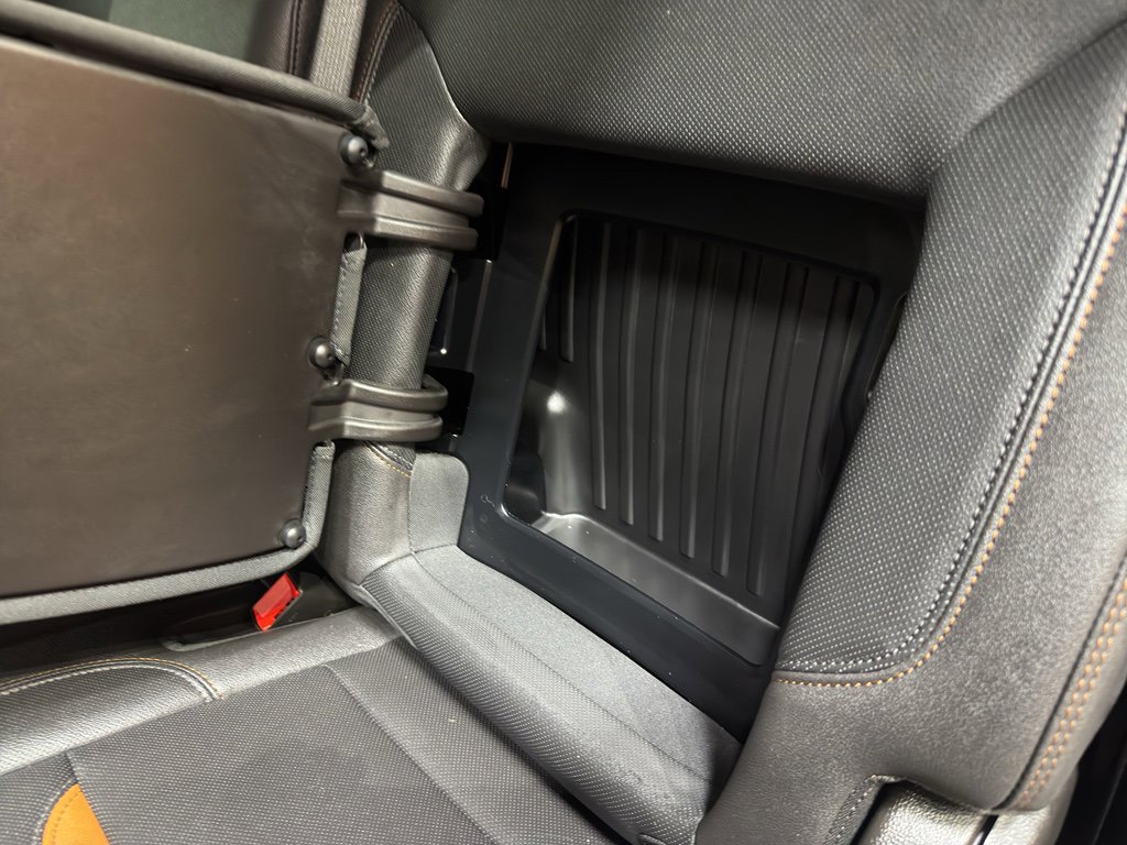 Used 2025 GMC Sierra 1500 AT4 w/ AT4 Premium Package image 14