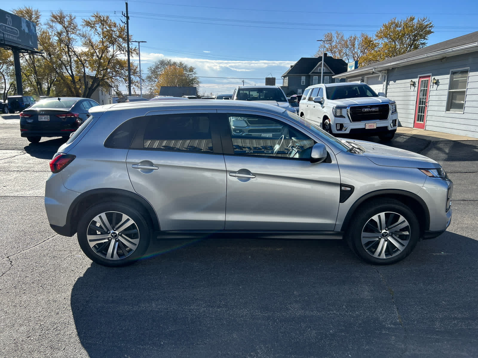 Used 2024 Mitsubishi Outlander Sport ES AWD/4WD image 2