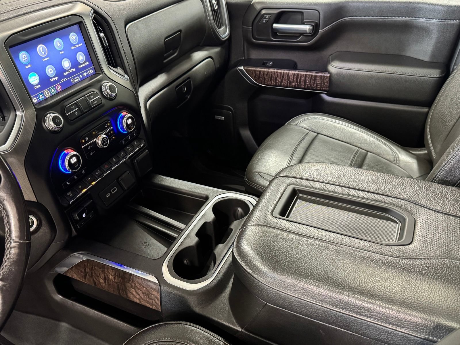 Used 2022 GMC Sierra 2500 Denali w/ Denali Ultimate Package AWD/4WD image 17