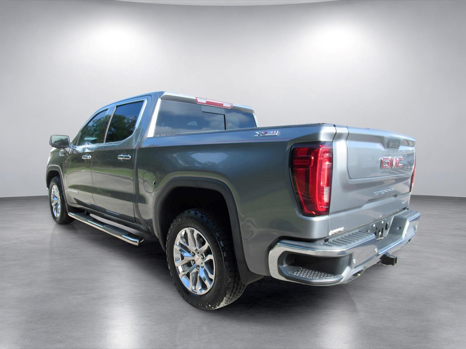 Used 2020 GMC Sierra 1500 SLT w/ SLT Premium Plus Package AWD/4WD image 5