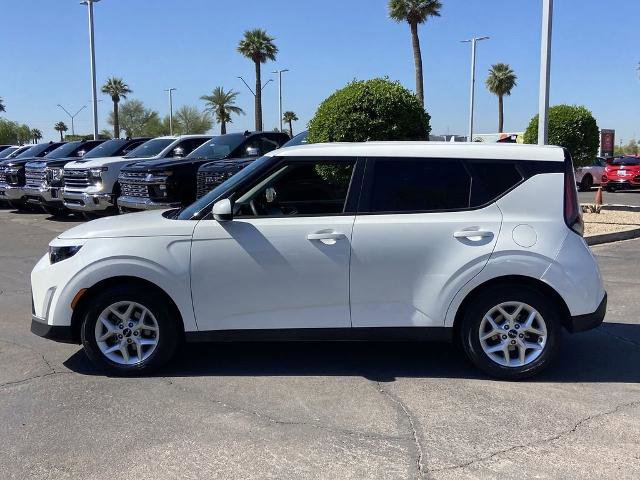 Used 2025 Kia Soul LX w/ LX Technology Package image 4