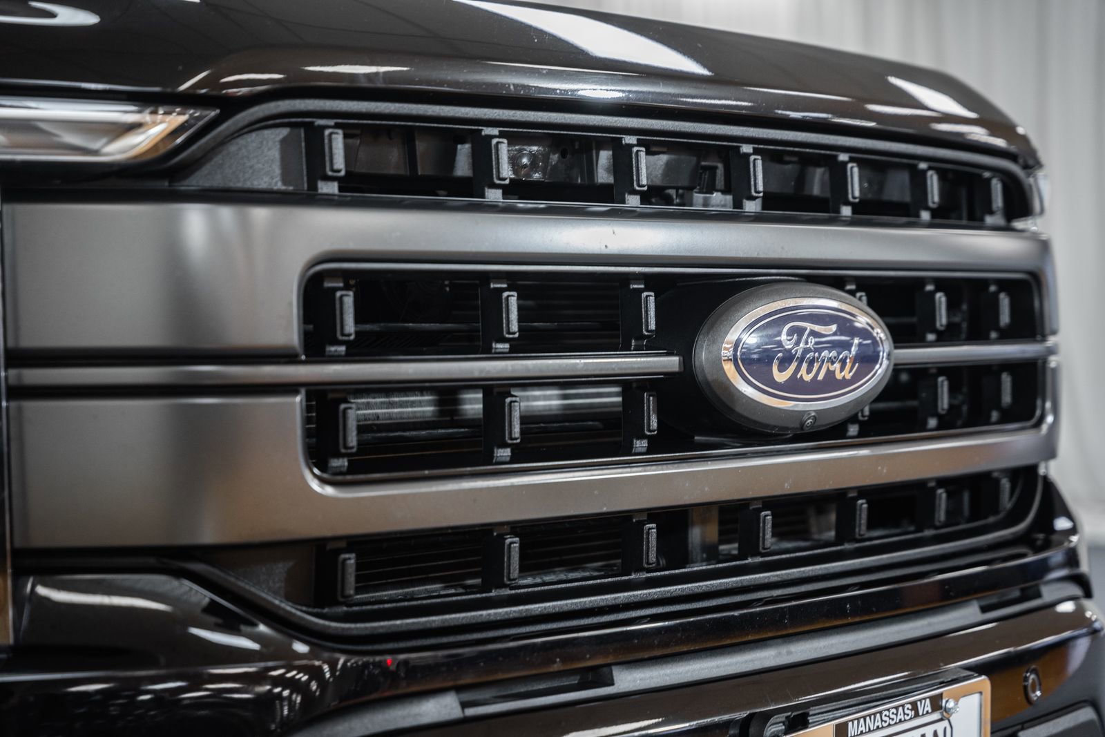 Used 2023 Ford F150 Lariat w/ Equipment Group 502A High image 11