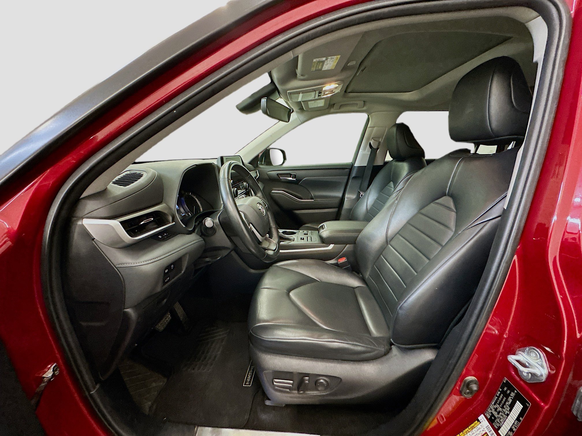 Used 2023 Toyota Highlander XLE image 13