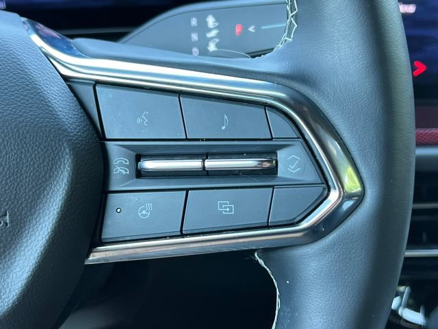 Used 2024 Chevrolet Traverse Z71 AWD/4WD image 23