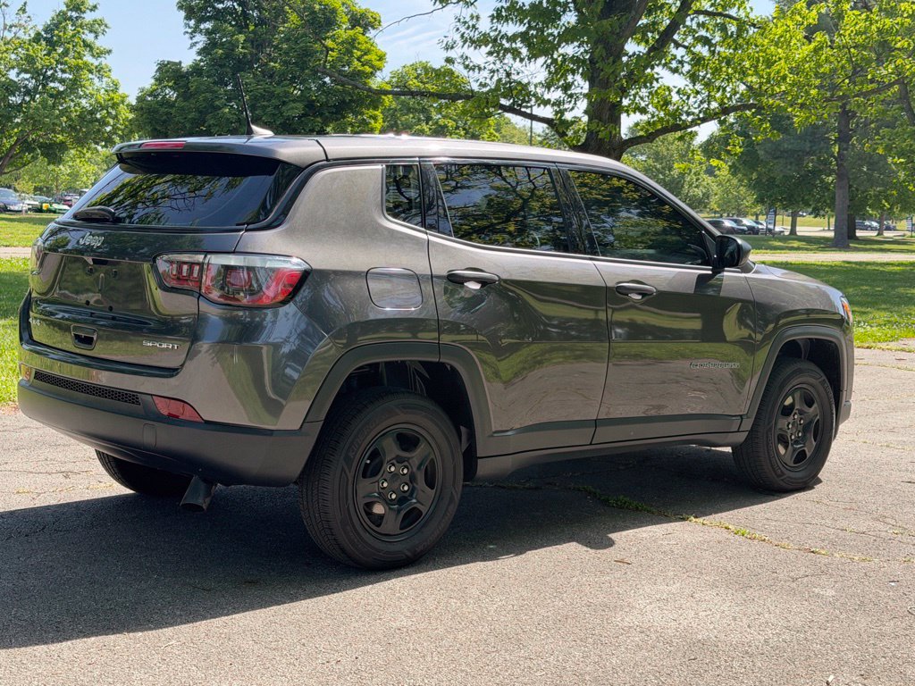 Used 2019 Jeep Compass Sport AWD/4WD image 3