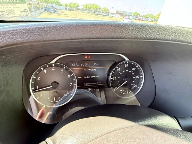 Used 2023 Nissan Frontier SV w/ SV Convenience Package RWD image 10