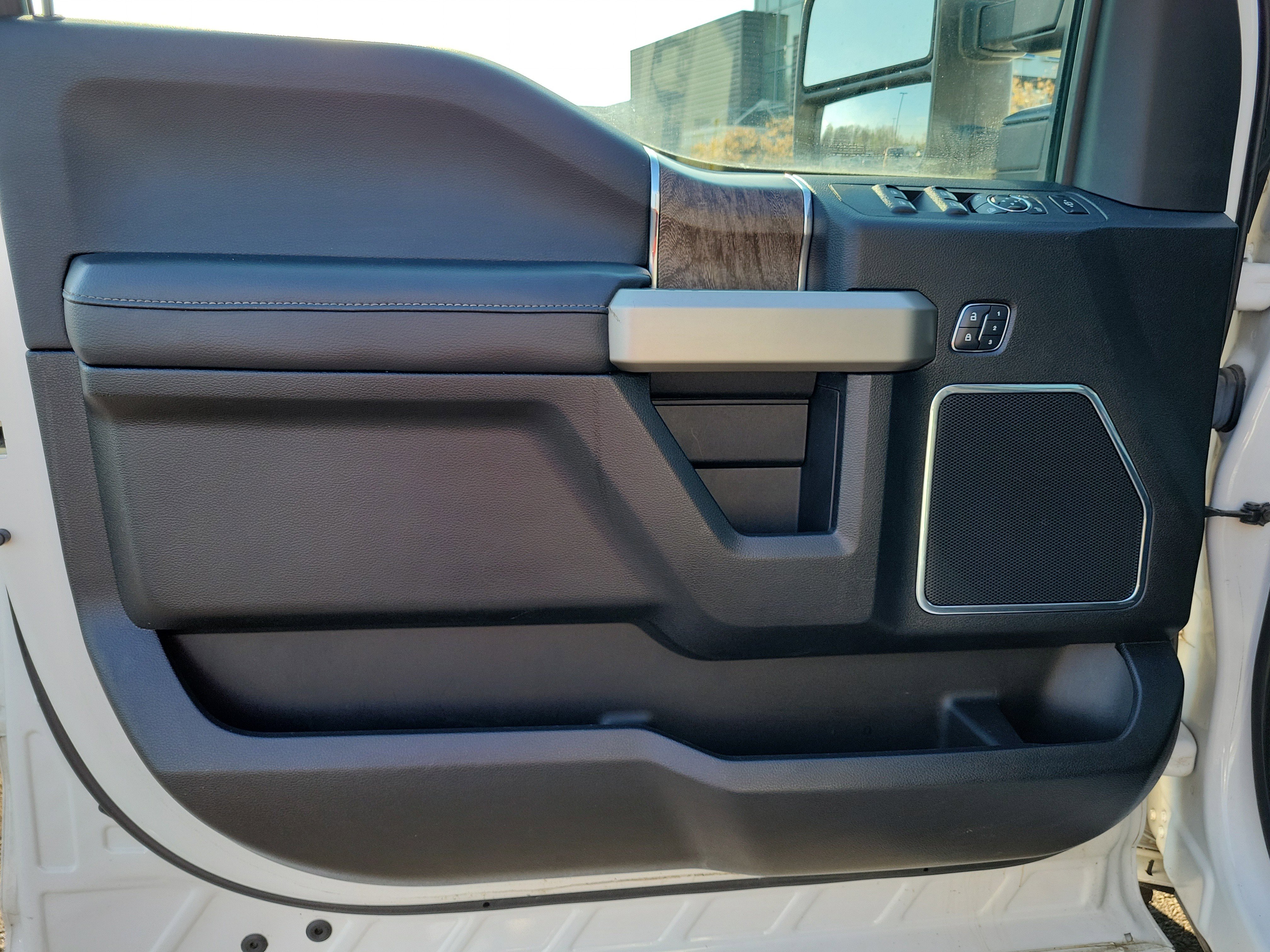 Used 2018 Ford F350 Lariat w/ Lariat Ultimate Package image 23