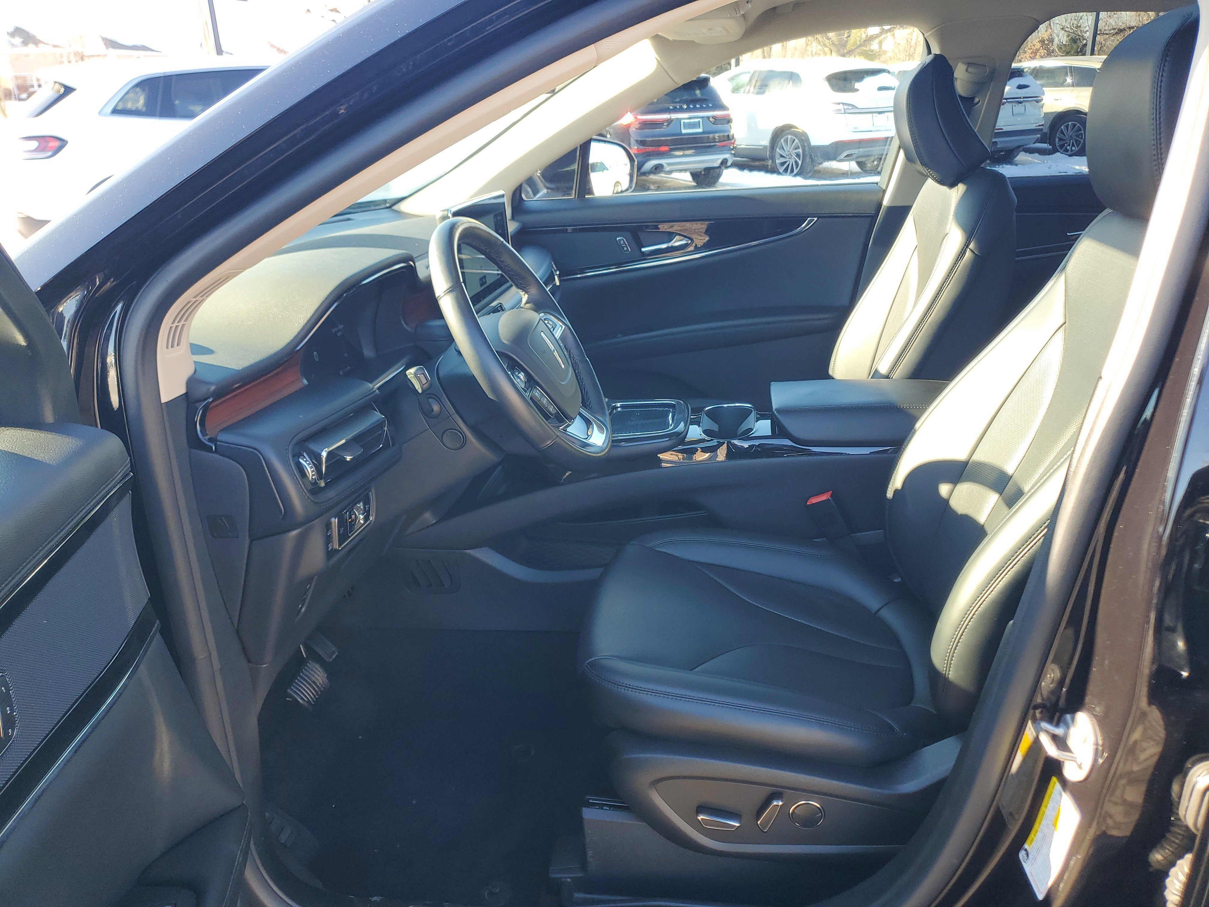 Certified 2023 Lincoln Nautilus Reserve w/ Monochromatic Package image 12