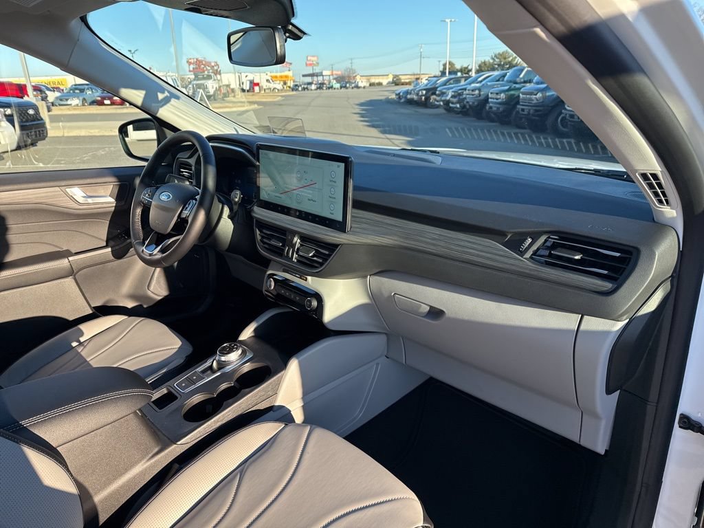 New 2025 Ford Escape SE w/ PHEV Premium Package FWD image 22