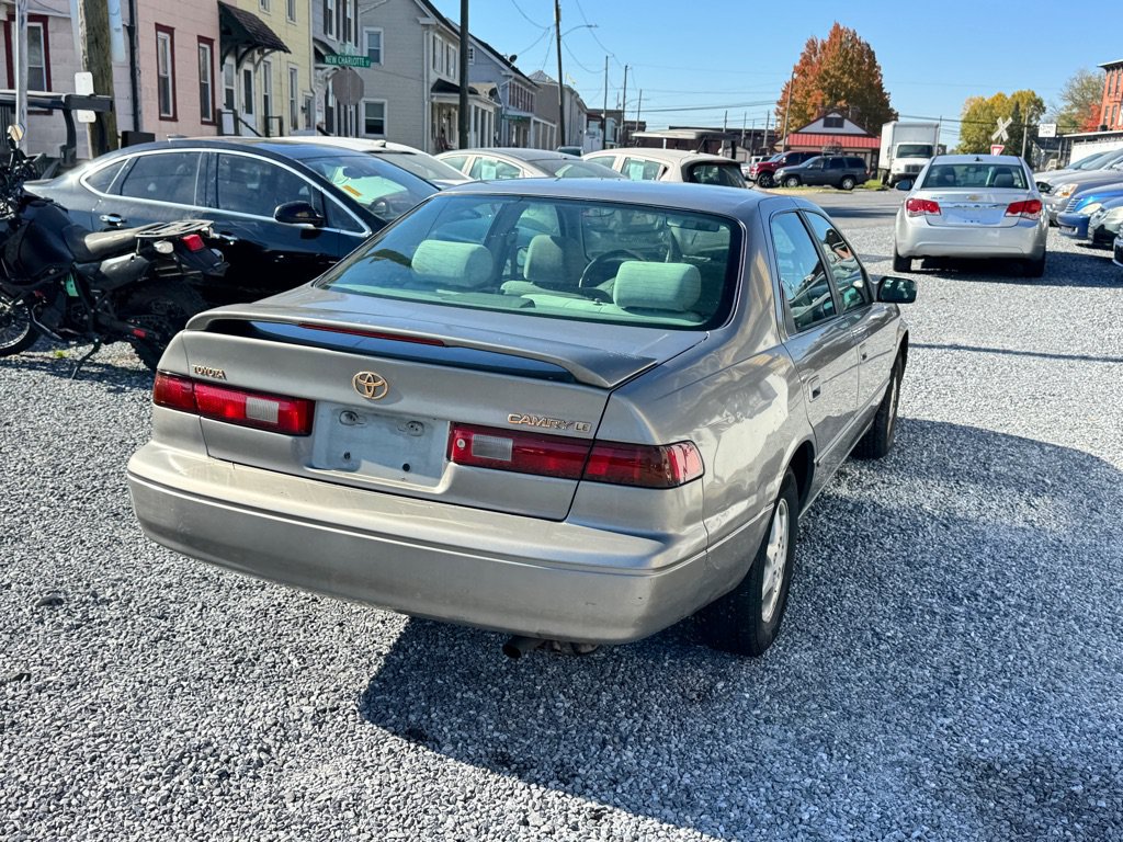 Used 1998 Toyota Camry LE FWD image 5