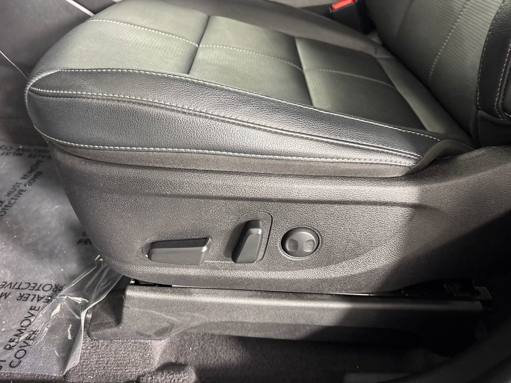 Used 2024 Kia Telluride EX w/ EX Captain's Chair Package image 9