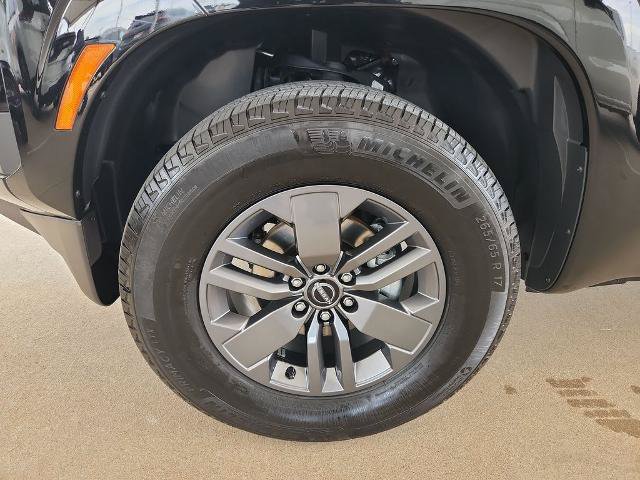 Certified 2025 Nissan Frontier SV RWD image 30