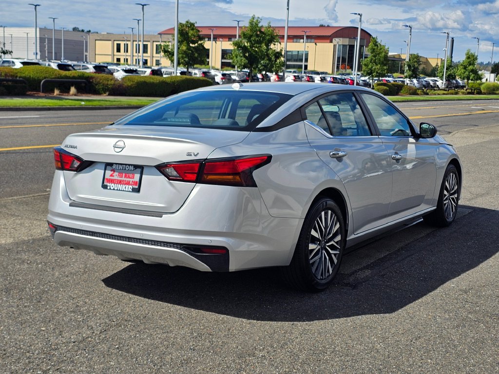 Used 2024 Nissan Altima 2.5 SV FWD image 5