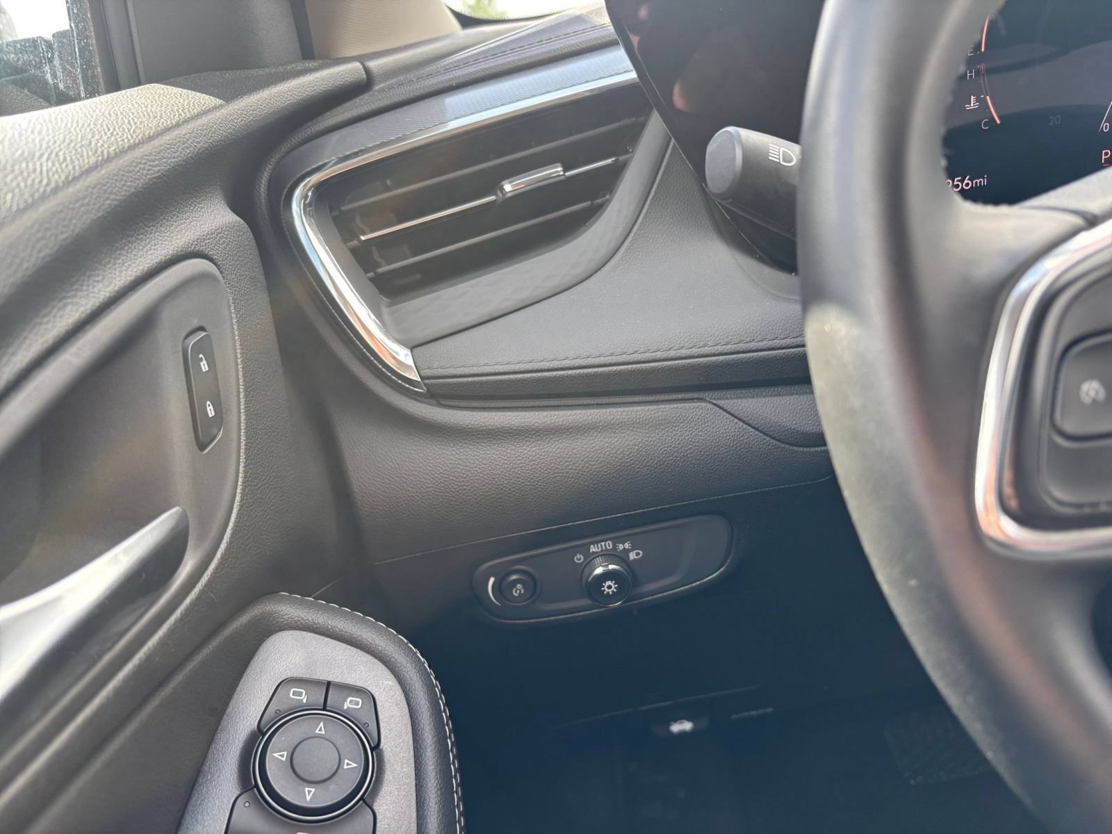 Used 2025 Buick Encore GX Preferred FWD image 33