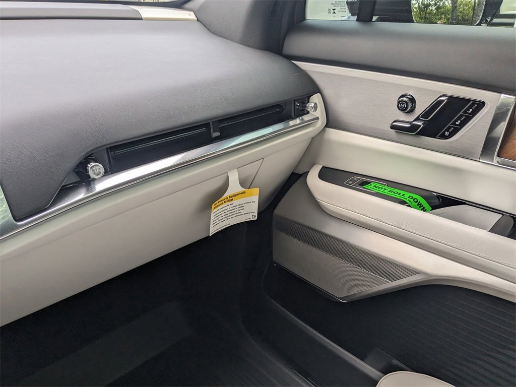 New 2026 Cadillac Vistiq Luxury w/ LPO, Floor Liner Package image 19