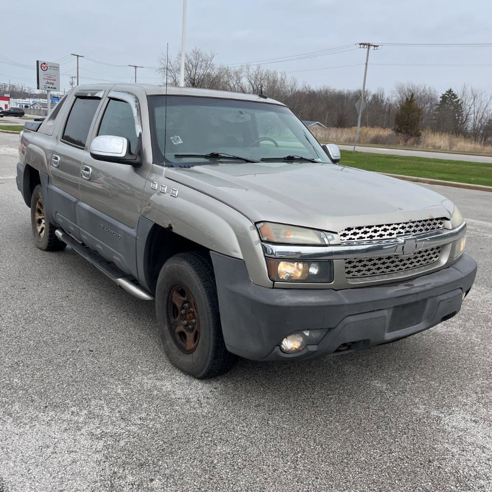 Used 2003 Chevrolet Avalanche 4x4 w/ Suspension Package, Off-Road image 3