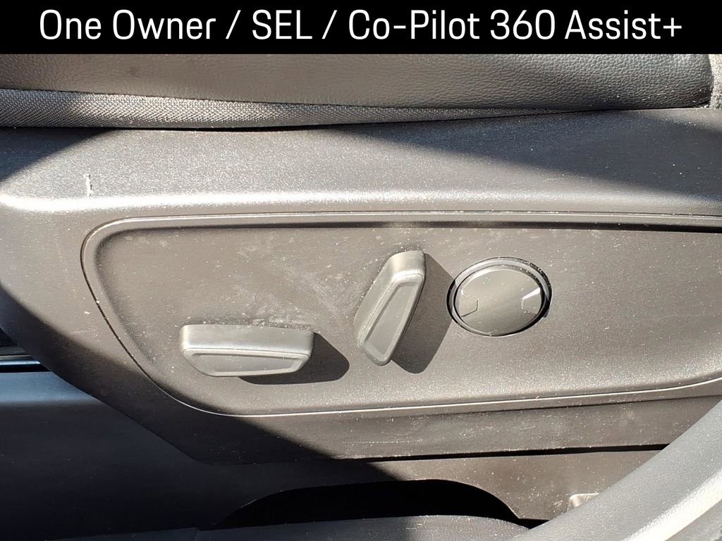 Used 2022 Ford Escape SEL image 18