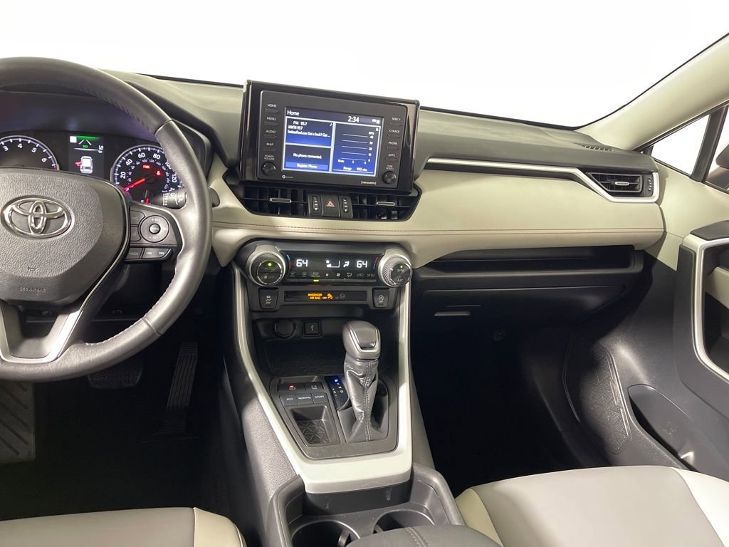 Used 2021 Toyota RAV4 XLE Premium image 15