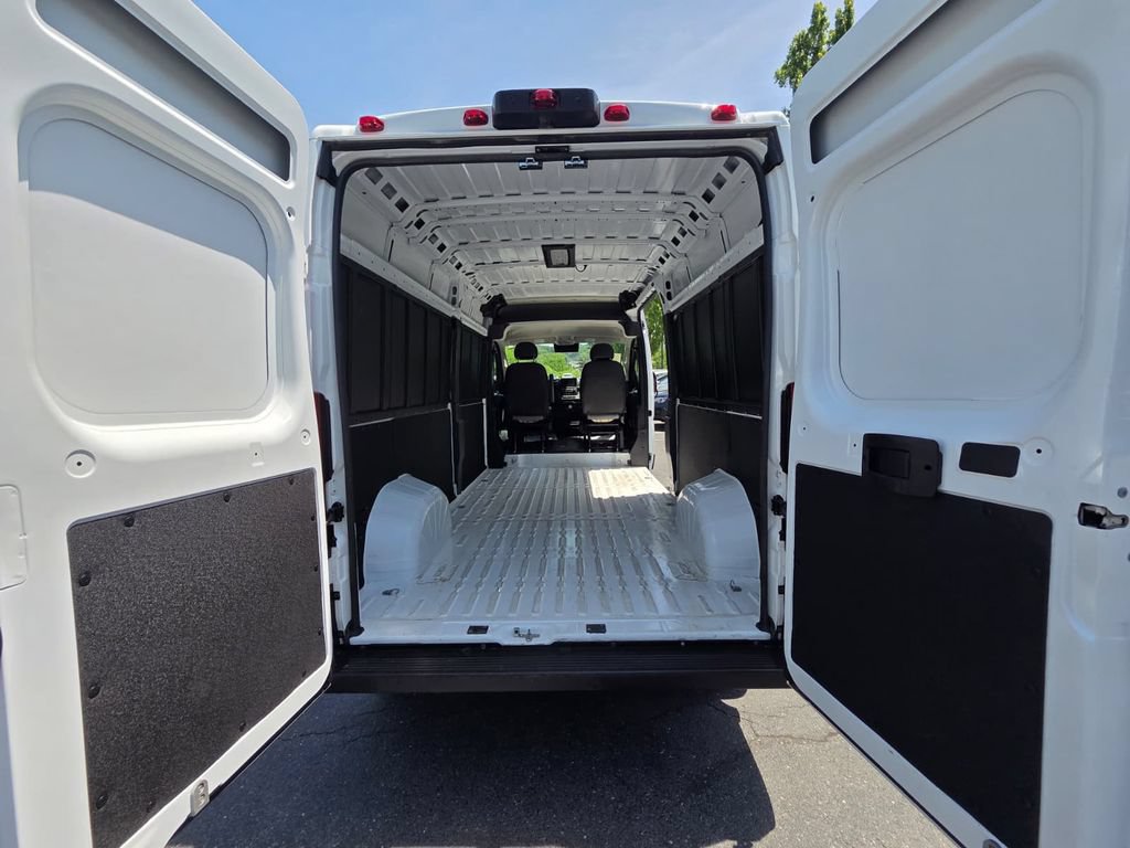 Used 2026 RAM ProMaster 2500 w/ Convenience Group FWD image 12