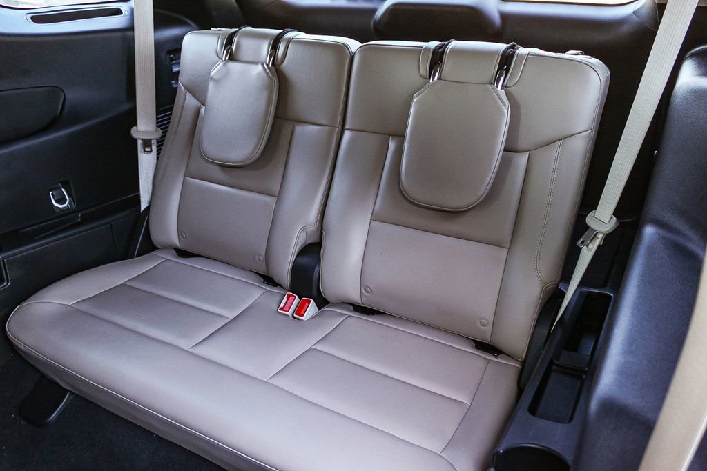 Used 2023 Ford Explorer XLT w/ Equipment Group 202A RWD image 24