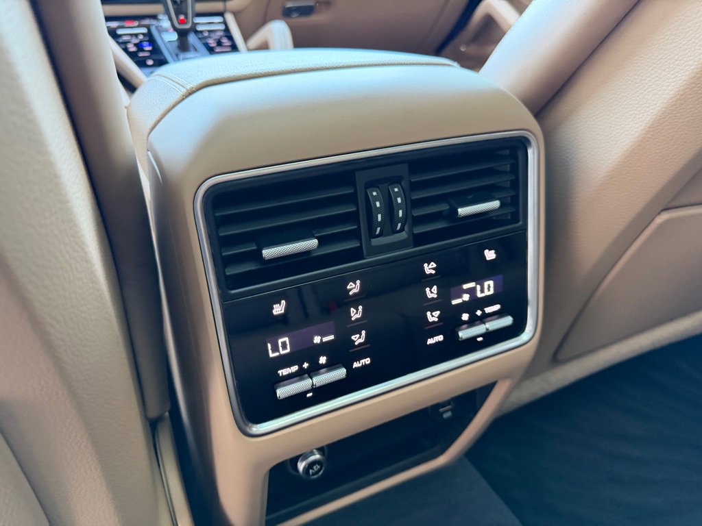 Used 2019 Porsche Cayenne AWD/4WD image 30