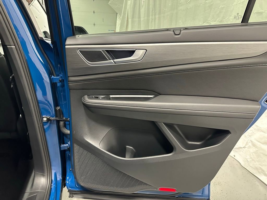 Used 2025 Volkswagen Atlas Cross Sport SE image 53