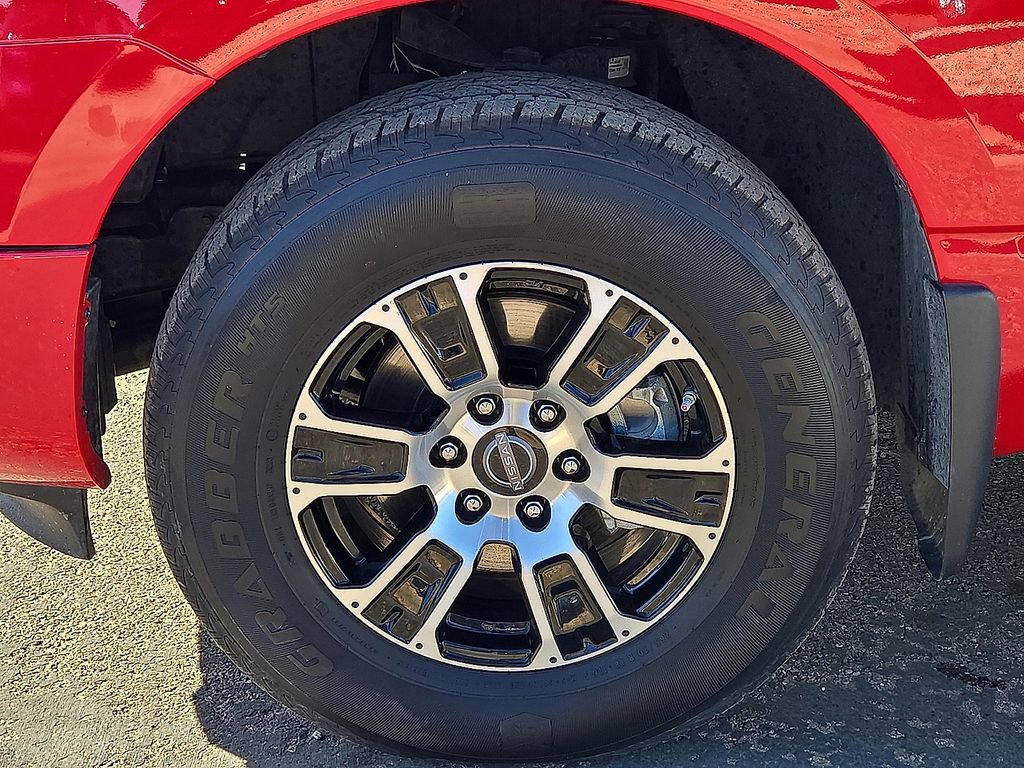 Used 2024 Nissan Titan SV w/ SV Convenience Package image 11