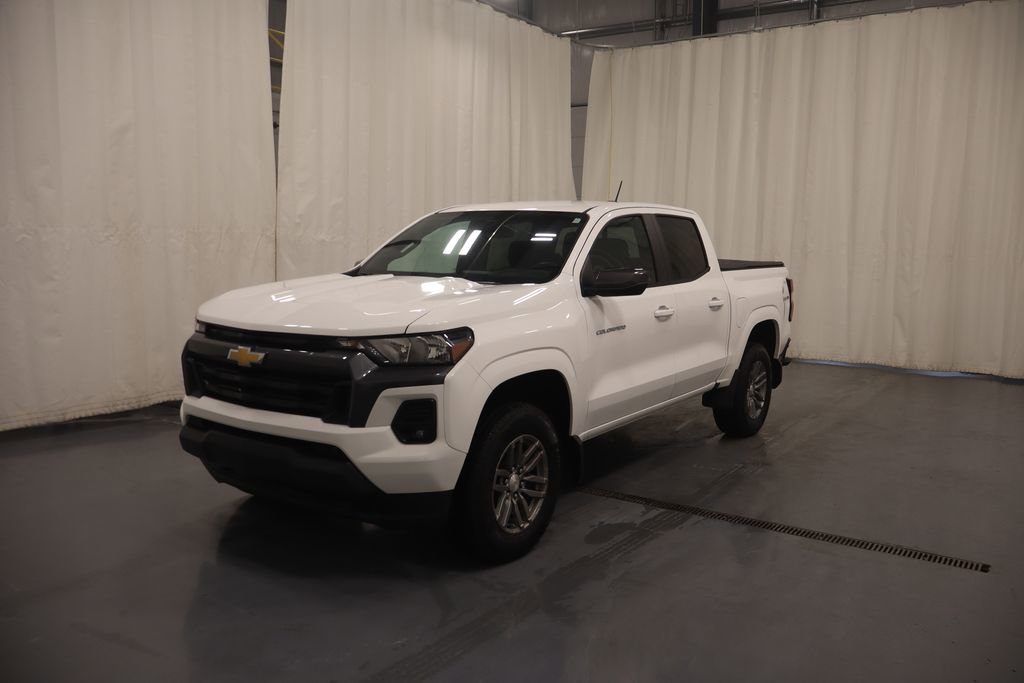 Used 2023 Chevrolet Colorado LT w/ LT Convenience Package II AWD/4WD image 5