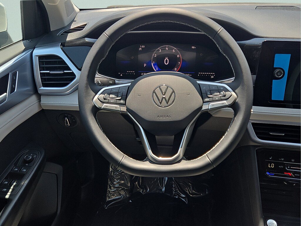New 2026 Volkswagen Taos SE FWD image 14