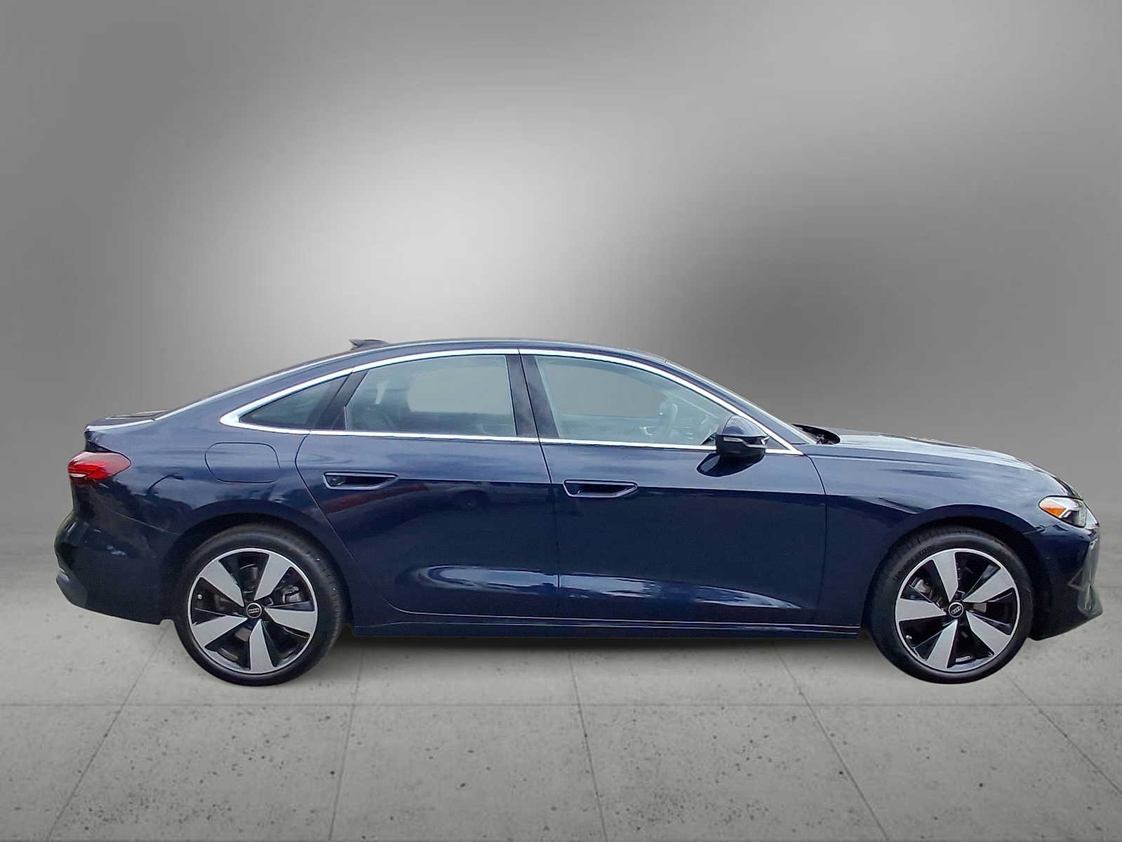 Used 2025 Audi A5 2.0T Premium Plus w/ Premium Plus AWD/4WD image 9