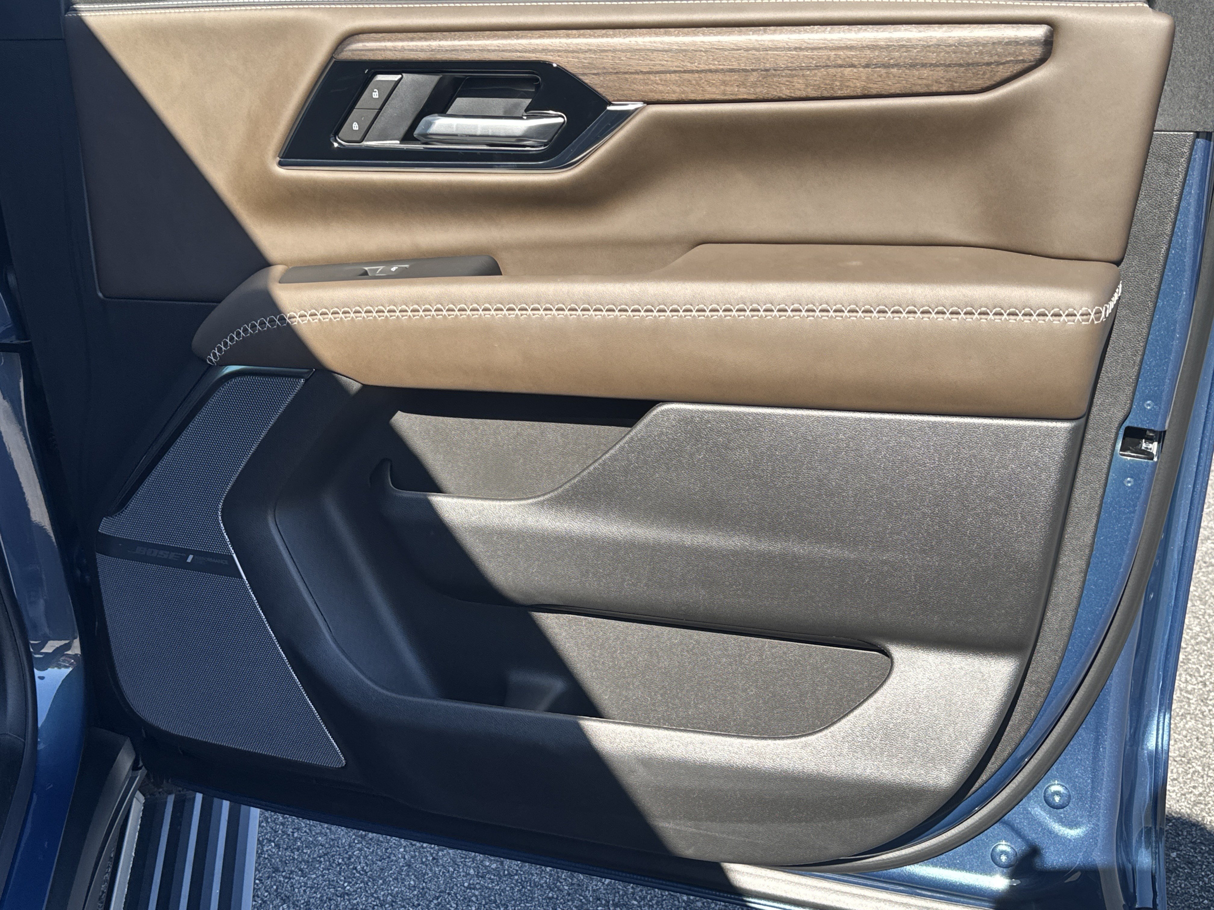 Certified 2026 GMC Yukon XL Denali Ultimate w/ LPO, Floor Liner Package AWD/4WD image 15