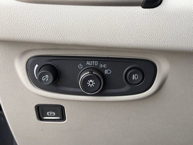 Used 2019 GMC Terrain Denali w/ Advanced Safety Package image 5