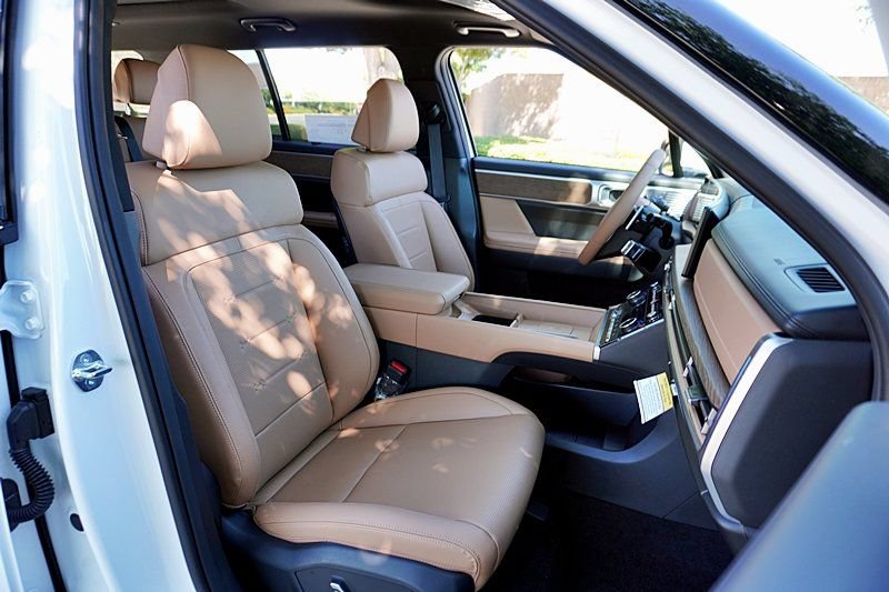 New 2025 Hyundai Santa Fe Limited AWD/4WD image 15
