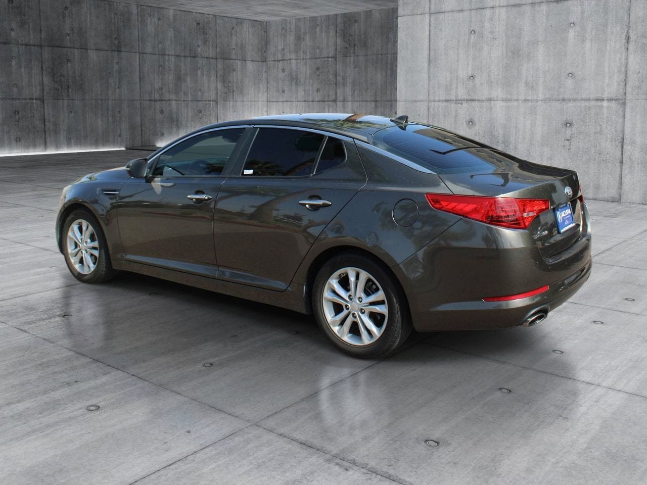 Used 2013 Kia Optima LX FWD image 3
