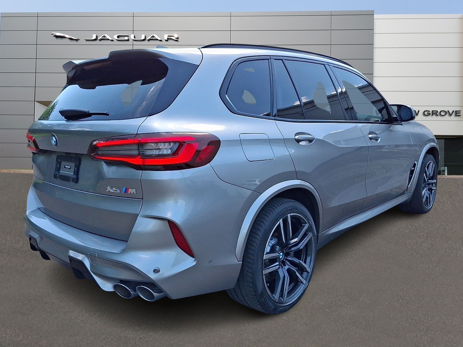 Used 2021 BMW X5 M w/ Executive Package AWD/4WD image 2