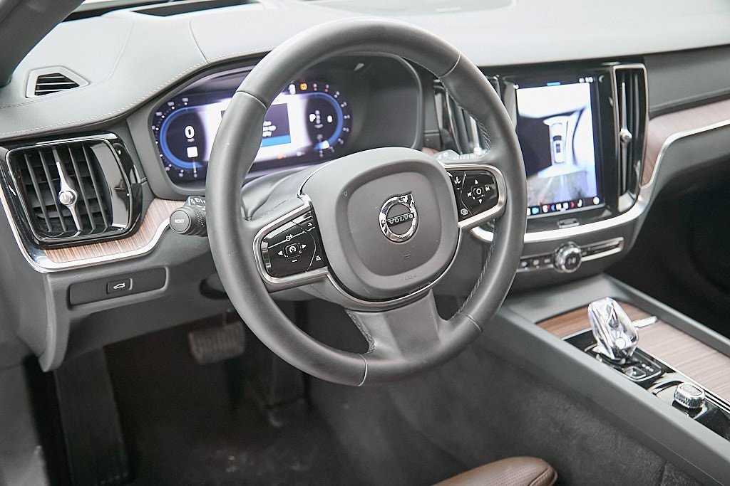Certified 2024 Volvo V60 B5 Cross Country Ultimate image 13