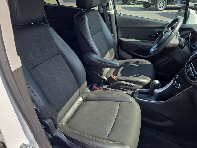 Certified 2020 Chevrolet Trax LT w/ LT Convenience Package FWD image 33