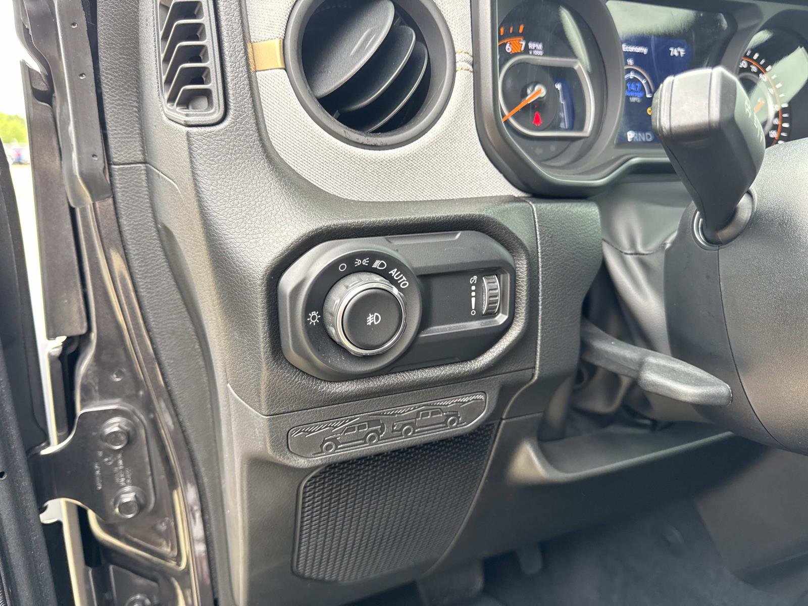 Used 2024 Jeep Wrangler Unlimited Sport AWD/4WD image 20