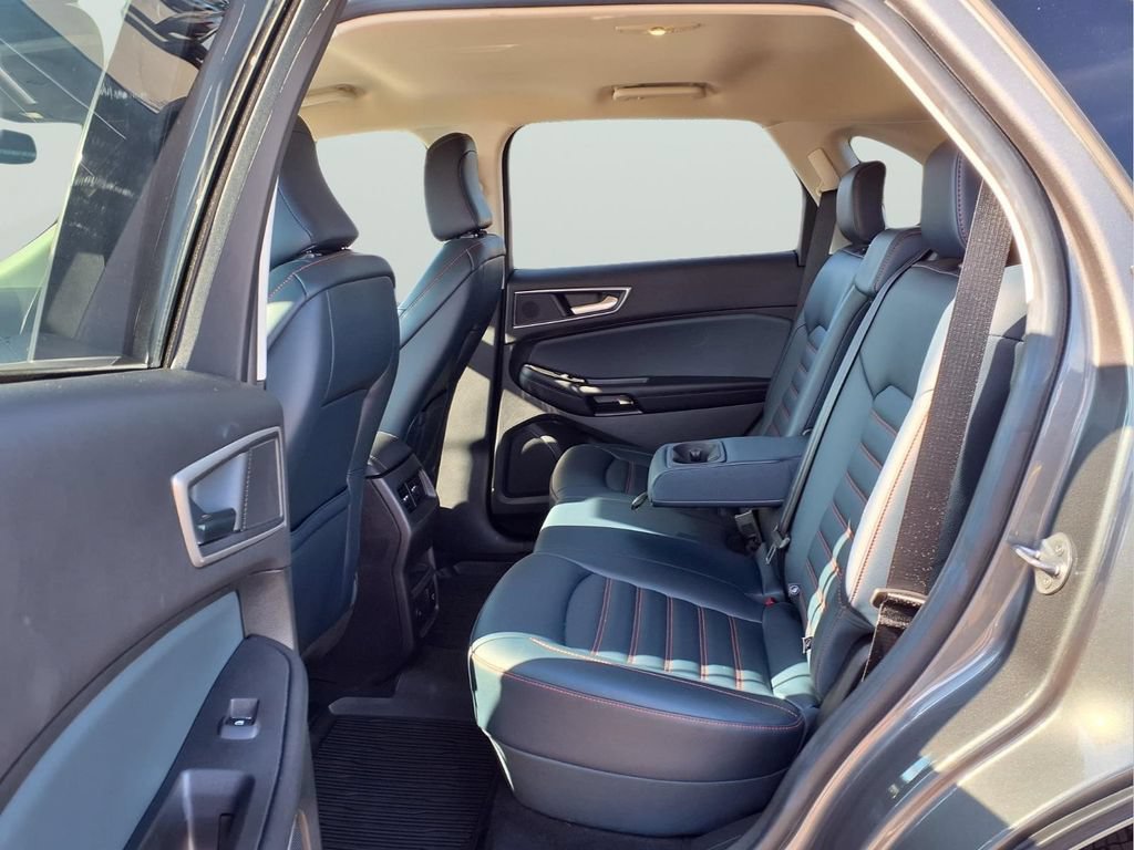 Used 2023 Ford Edge SEL w/ Sport Appearance Package AWD/4WD image 11