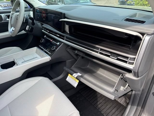 Used 2025 Hyundai Santa Fe SEL AWD/4WD image 25