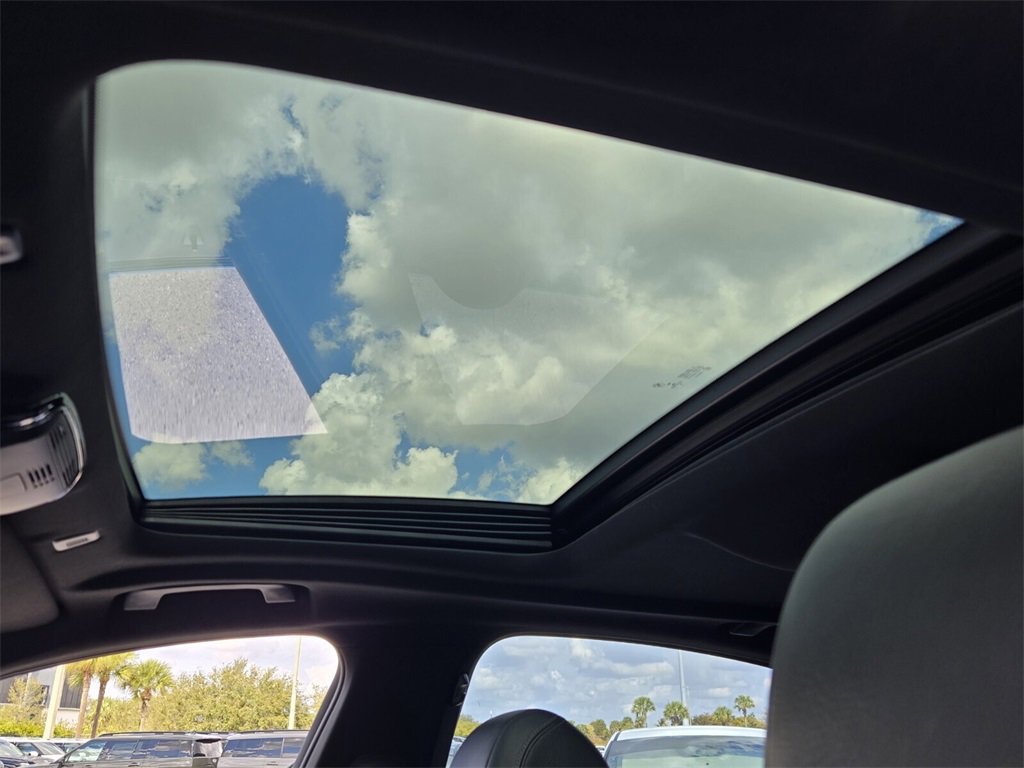 Used 2021 BMW 530i w/ M Sport Package image 18