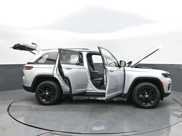 Used 2022 Jeep Grand Cherokee Limited image 65