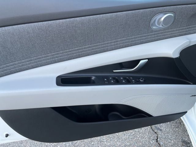 New 2026 Hyundai Elantra Limited image 14