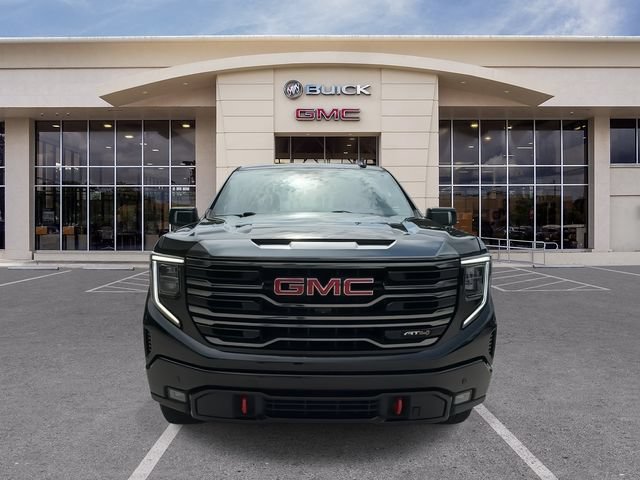 Used 2023 GMC Sierra 1500 AT4 w/ Technology Package AWD/4WD image 4