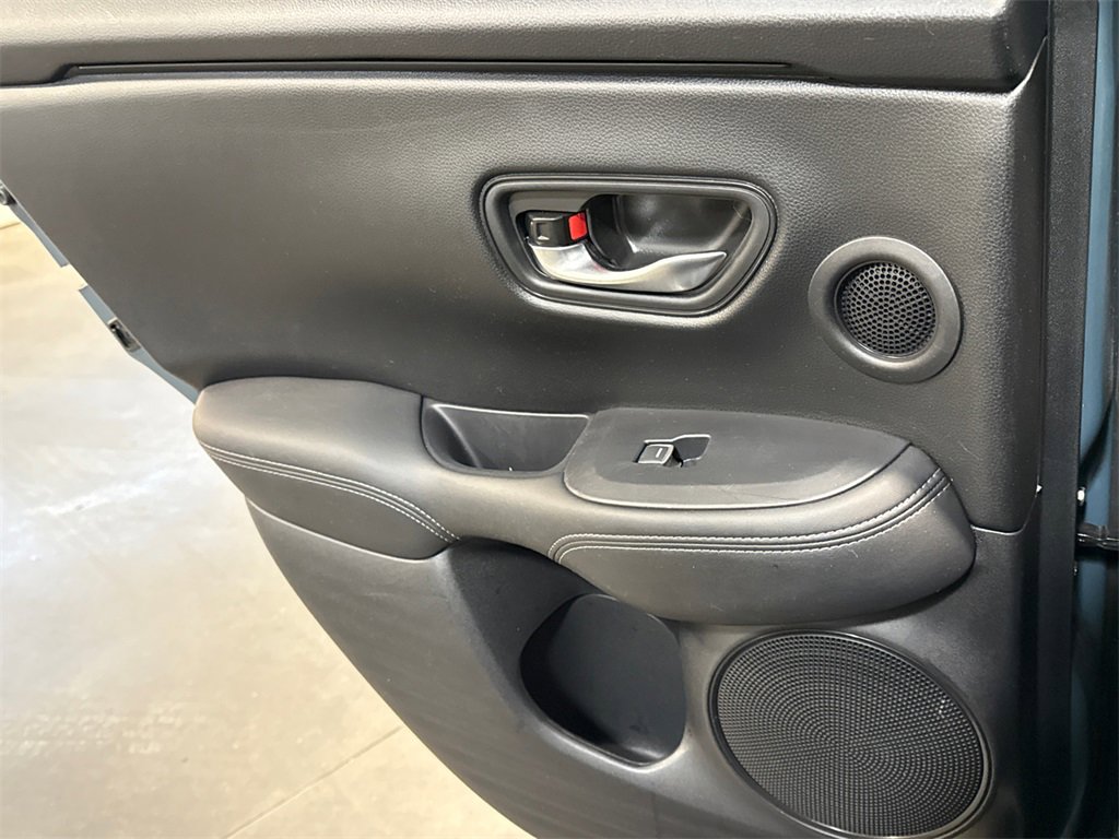 Used 2024 Honda HR-V EX-L image 11