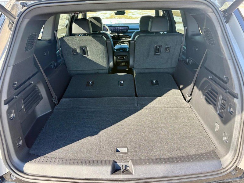 New 2026 Buick Enclave Sport Touring w/ Power Package FWD image 8