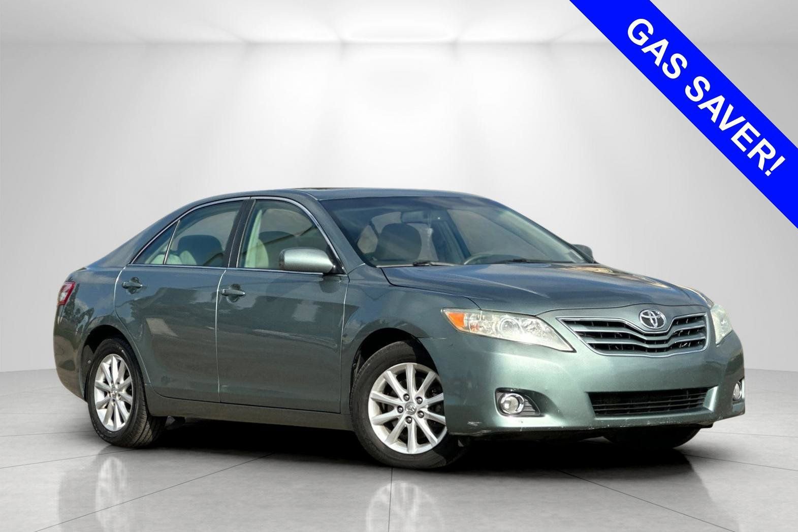 Used 2011 Toyota Camry XLE FWD image 1