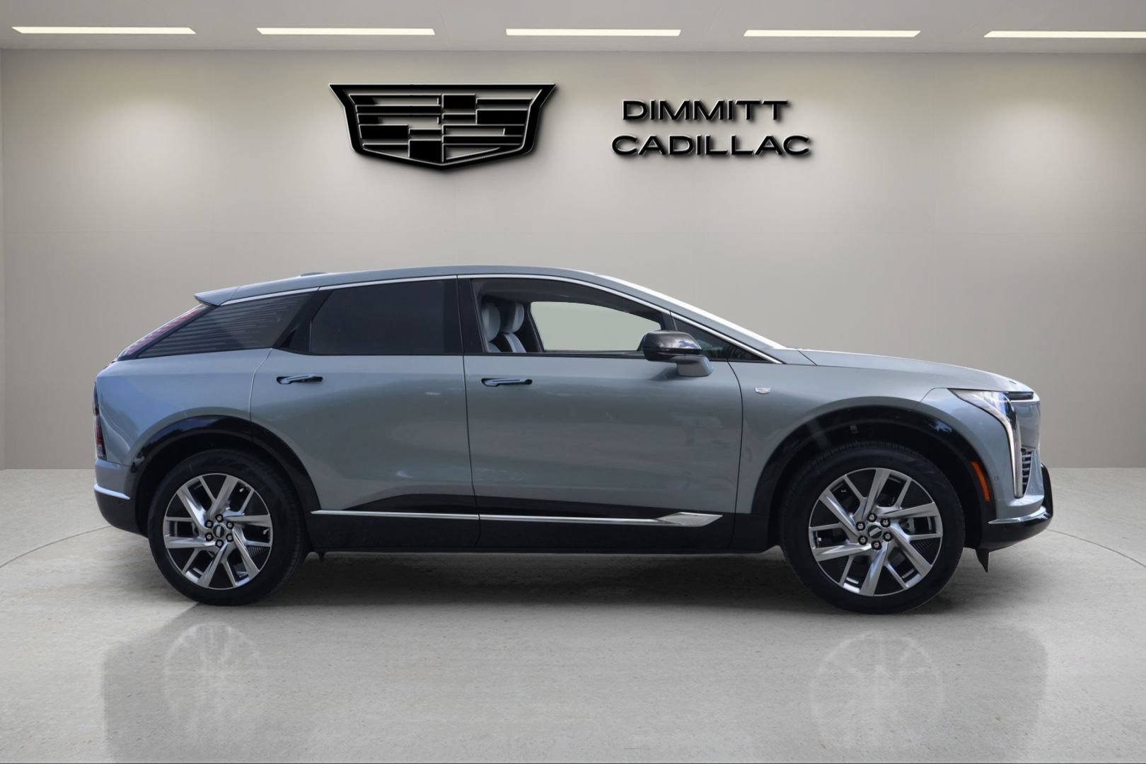 New 2026 Cadillac Optiq Luxury 1 RWD image 4