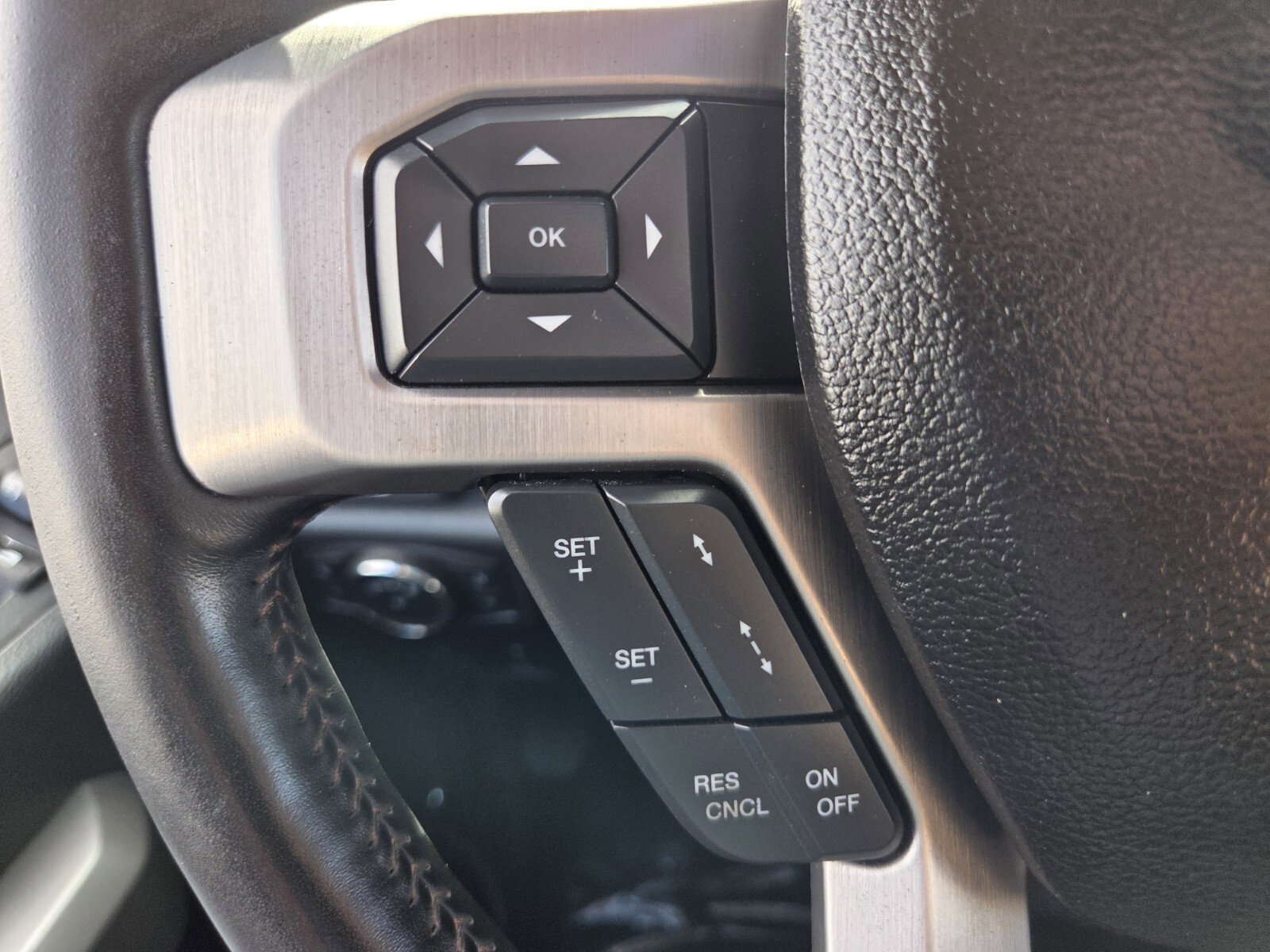 Used 2020 Ford F250 Platinum w/ FX4 Off-Road Package image 29